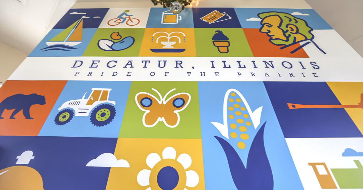 New Mural Decatur Square Decatur mural highlights things that make community special