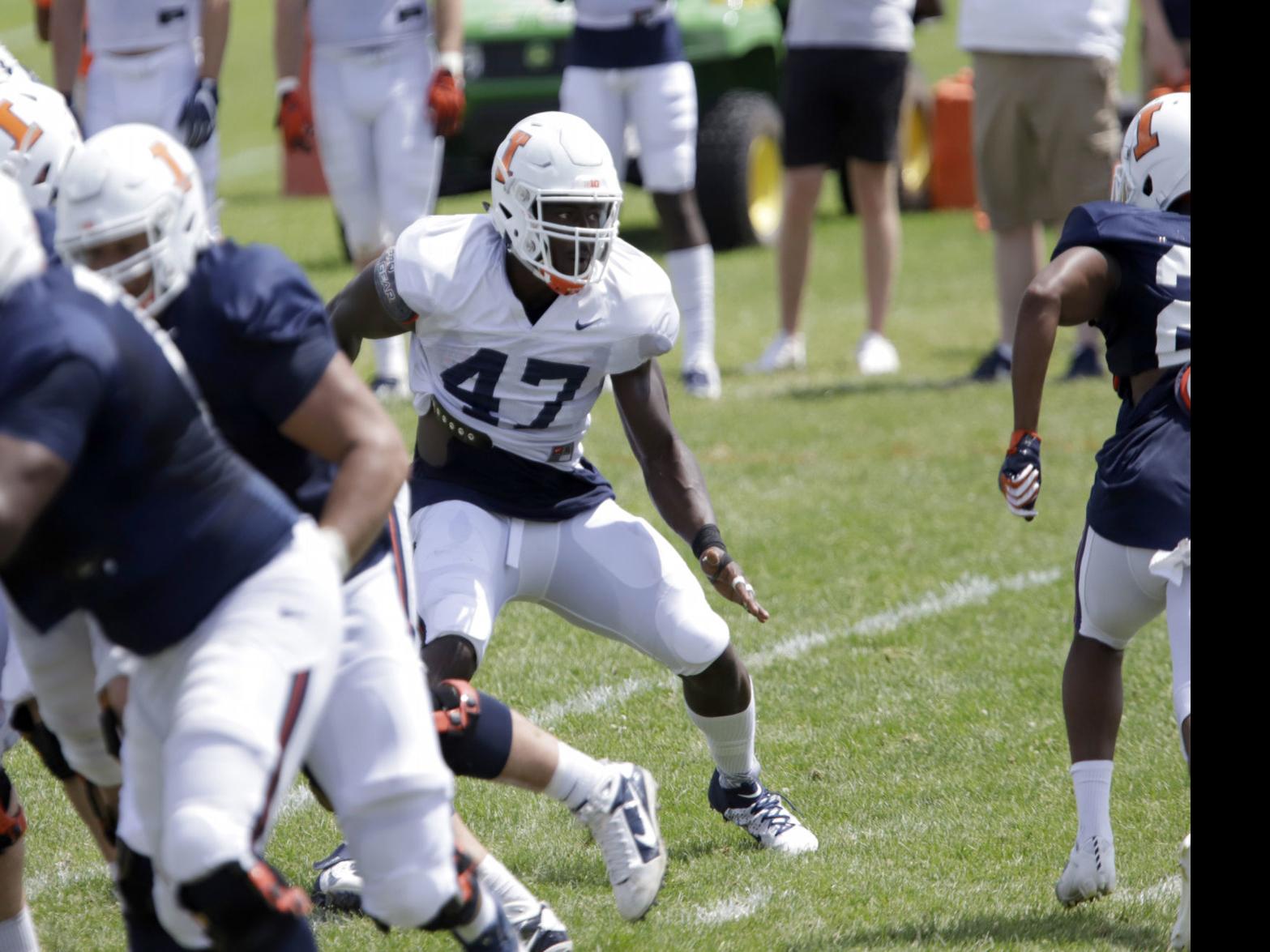 More Than Muscles Illinois Football Defensive End Oluwole Betiku Has Wide Range Of Off Field Interests Illini Herald Review Com