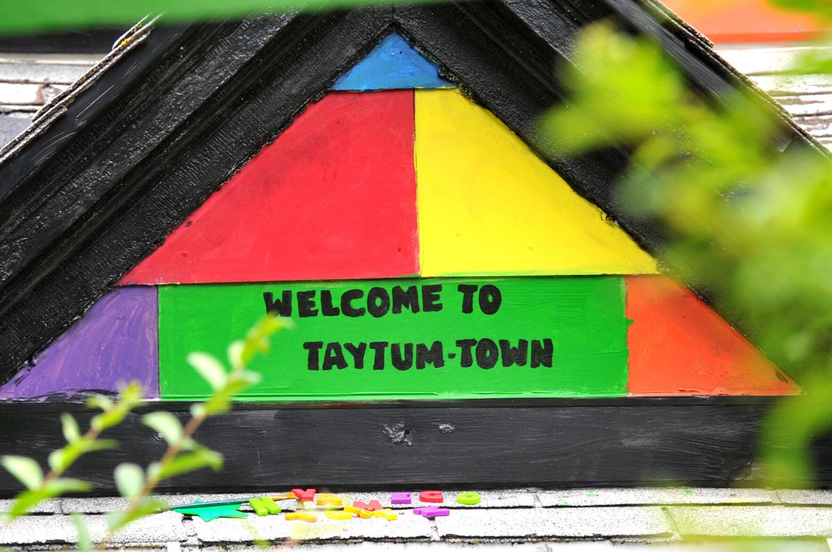 Moline Family Won T Have To Repaint Rainbow Striped House State