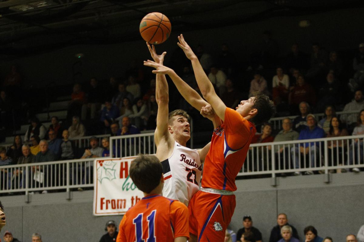 Connor Heaton S Free Throws Help Central A M To Second Straight