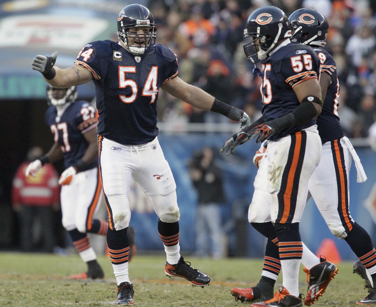Urlacher Met Lofty Standards Set By Bears Linebackers Football Herald Review Com
