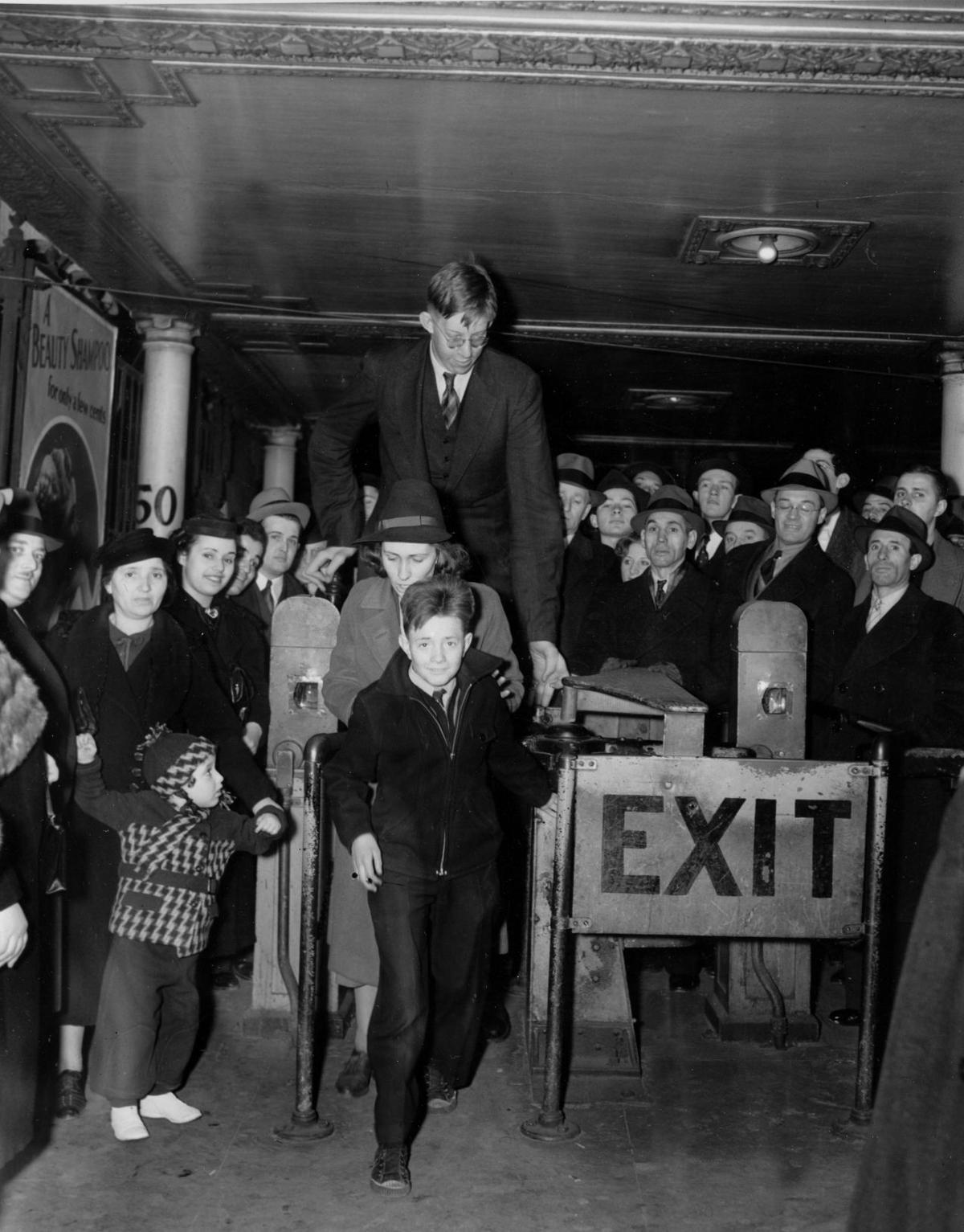 Robert Wadlow 100 Facts The Gentle Giant Of Alton Illinois