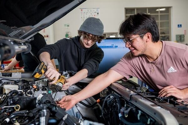 Parkland College Expands Apprenticeship Partnership with Sam Leman Automotive Group