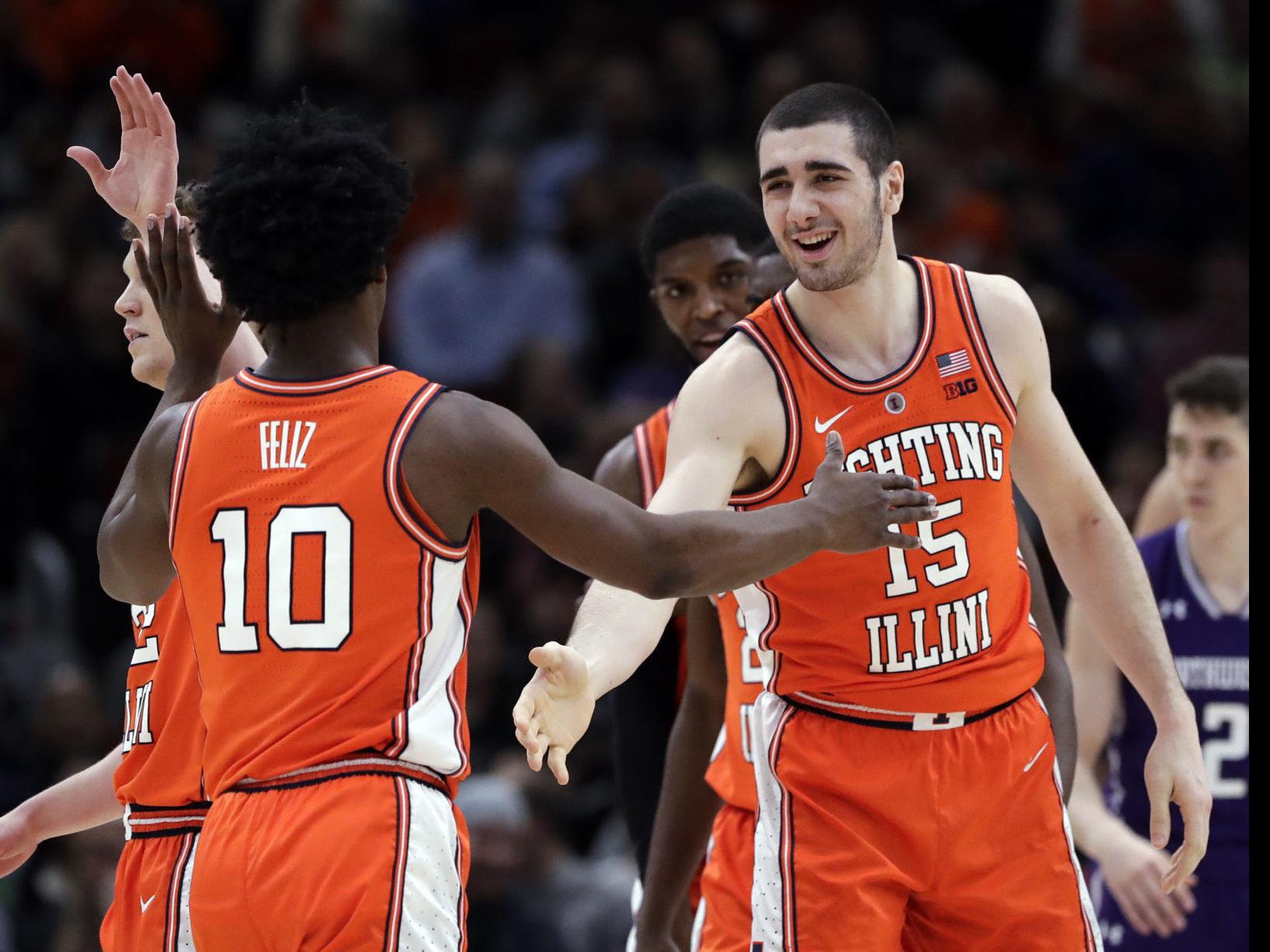 Illinois Men S Basketball Team Headed Off To Italy With Winning On