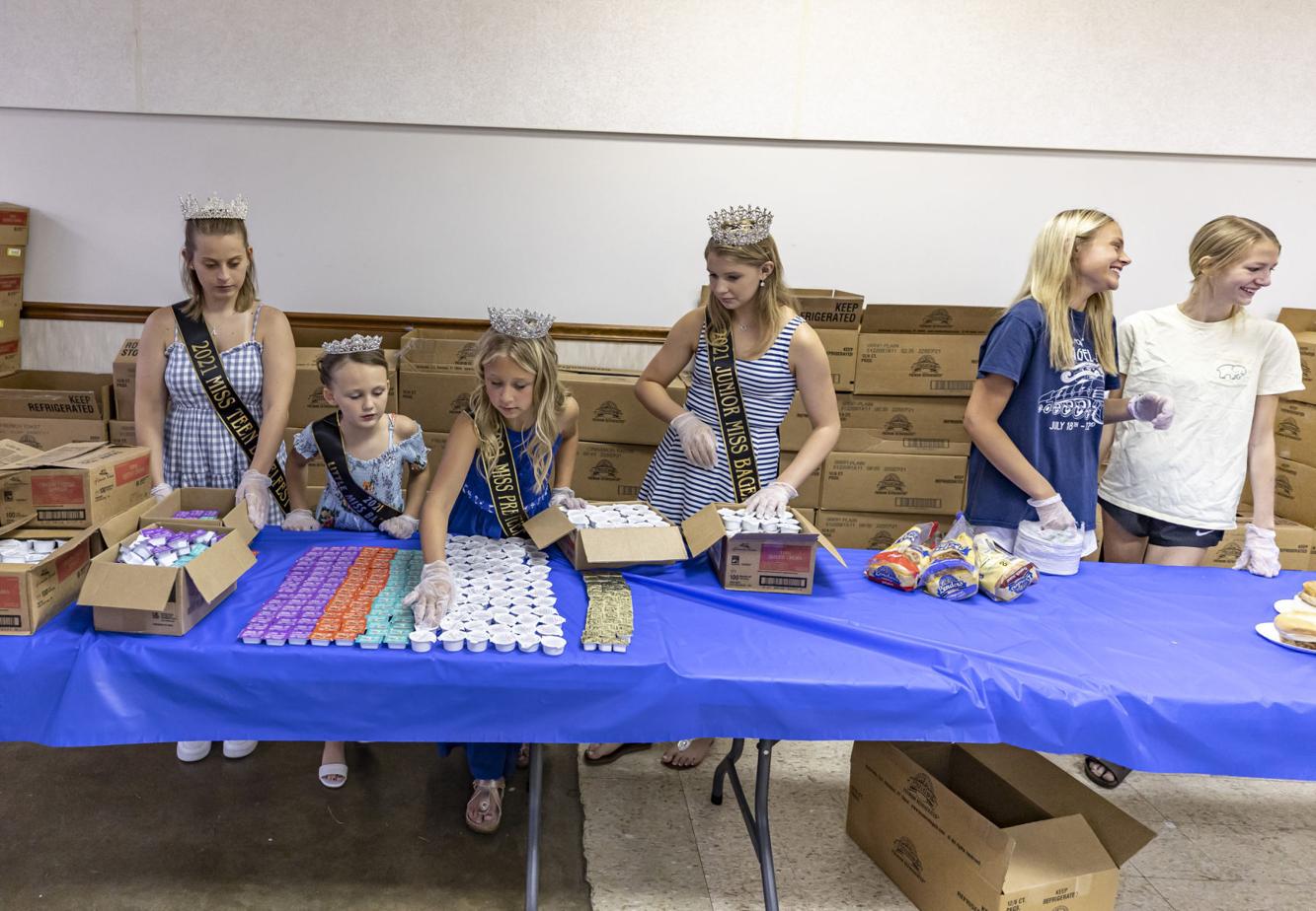 PHOTOS: Bagelfest breakfast and parade | Local | herald ...