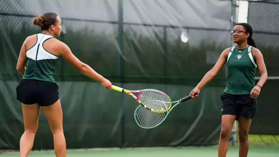 Women’s Tennis Downs Carroll