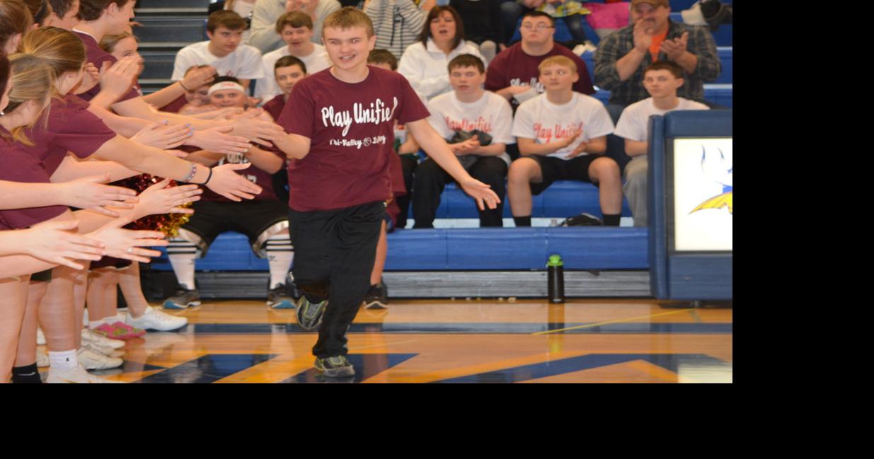 Special Olympians, high school athletes share the court for a cause 🏀