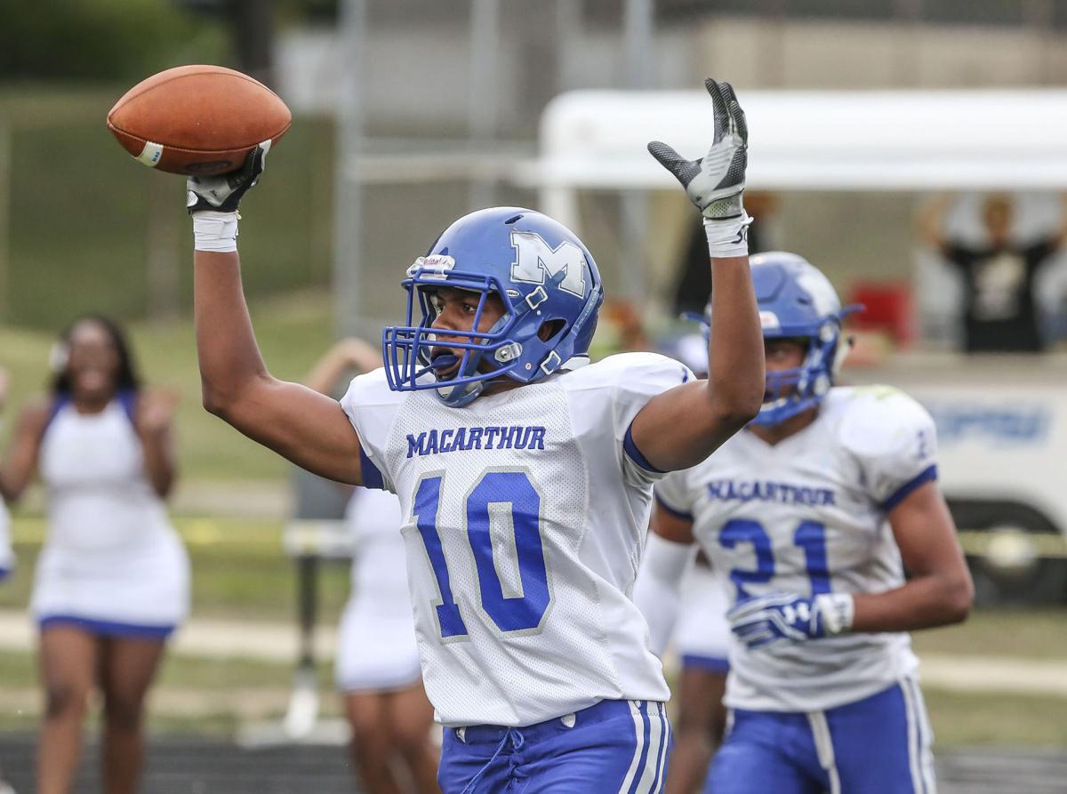 PHOTOS Macarthur High School Football at Eisenhower High School Football