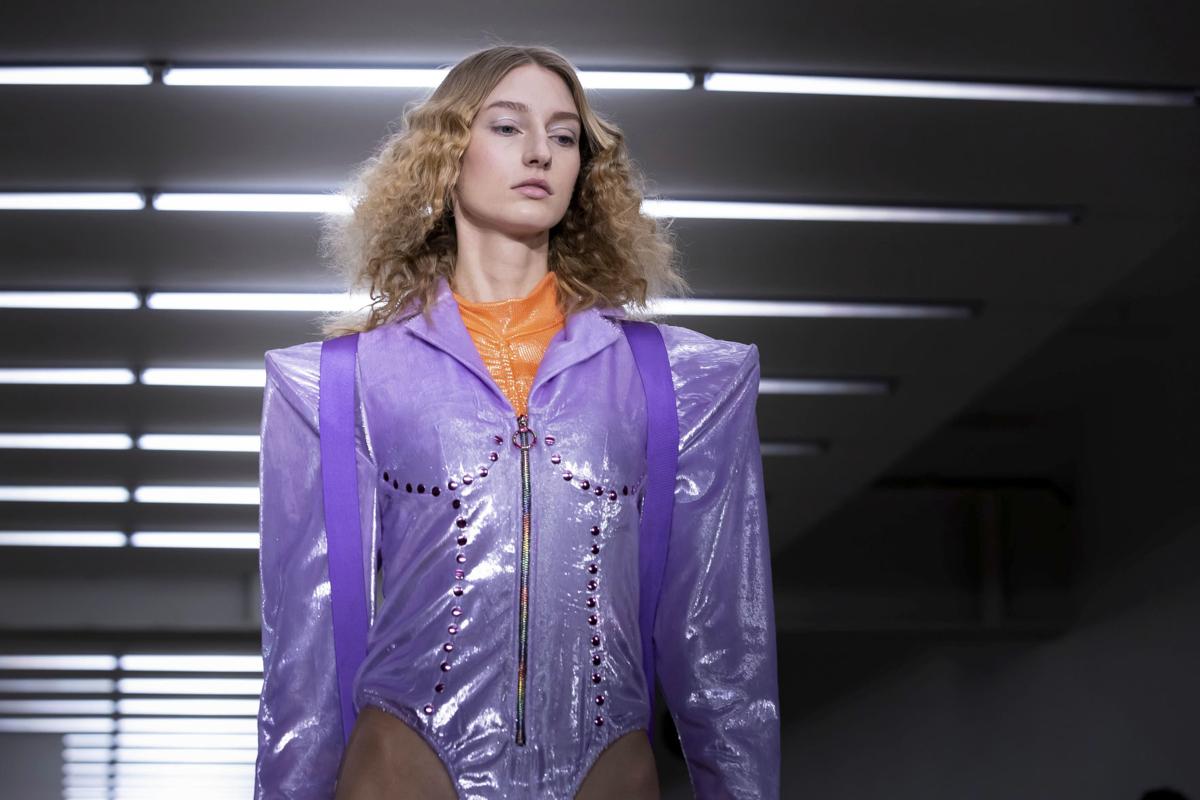 Photos Recapping Some Of London Fashion Week S Most Interesting New Looks Fashion And Style Herald Review Com Today's video is on how i style oversized clothes!