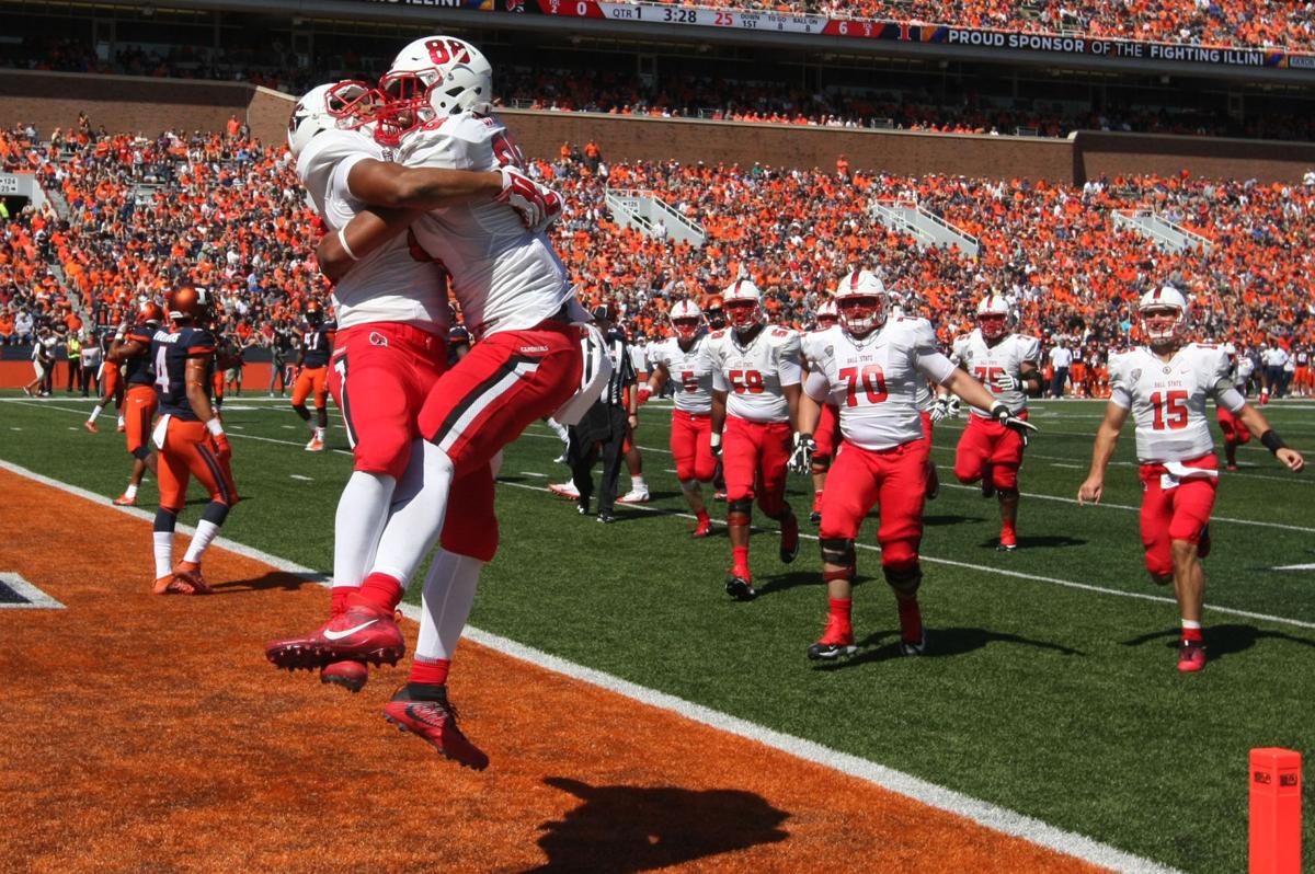 Illinois vs Ball State football 19 9.2.17.jpg