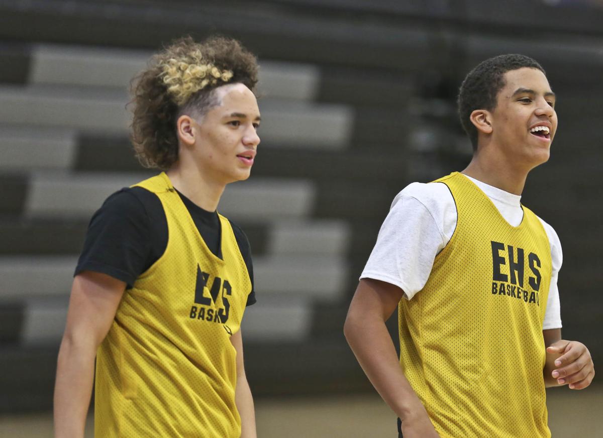 Cameron Rowe R J Walker And Brylan Phillips Lead Eisenhower Into