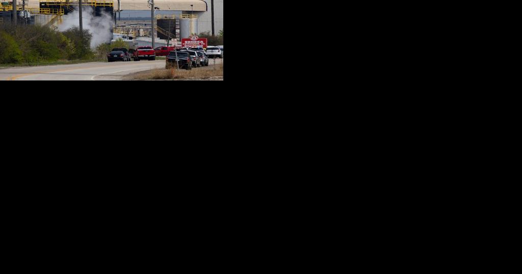 Man killed in Illinois petroleum plant blast was also wrestling coach - Vimarsana News