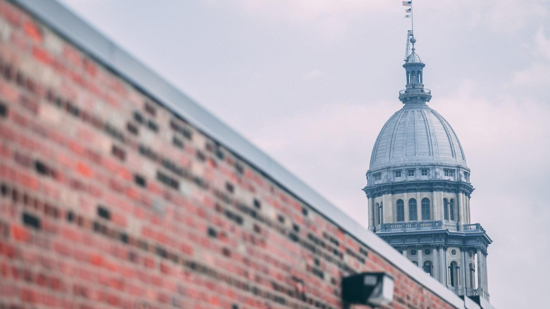 Lawmakers propose reducing Illinois trailer fee after increasing it two years ago - Vimarsana News