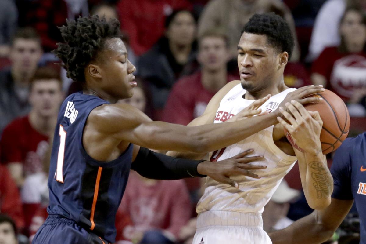 Illinois Defense Feasting On Turnovers Ahead Of Hosting East