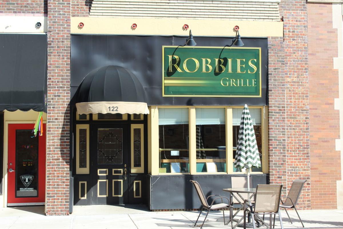 Robbie’s, 122 N. Merchant St.