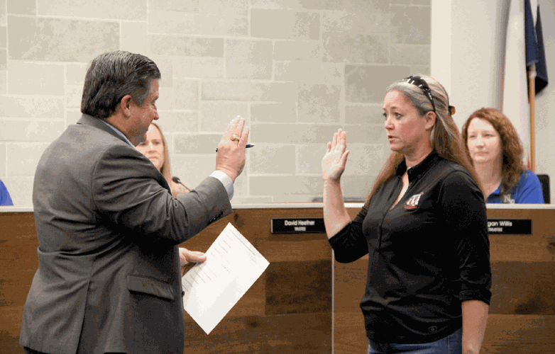 New Braunfels ISD officially hires new superintendent swears in