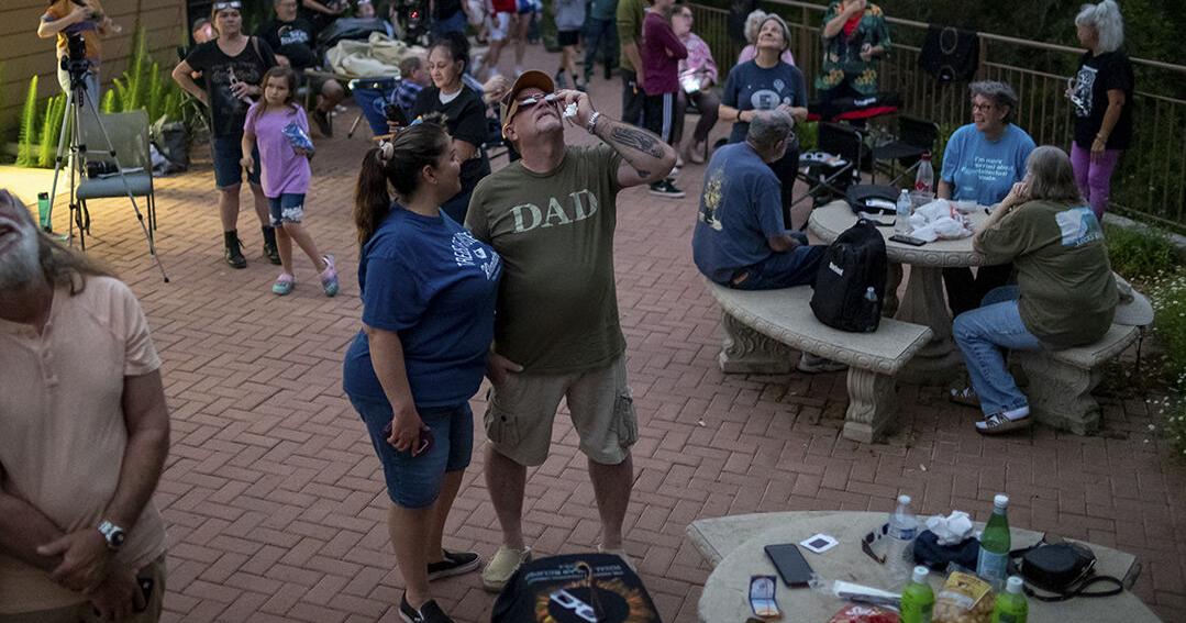 GALLERY: Solar eclipse in Comal County - Vimarsana News