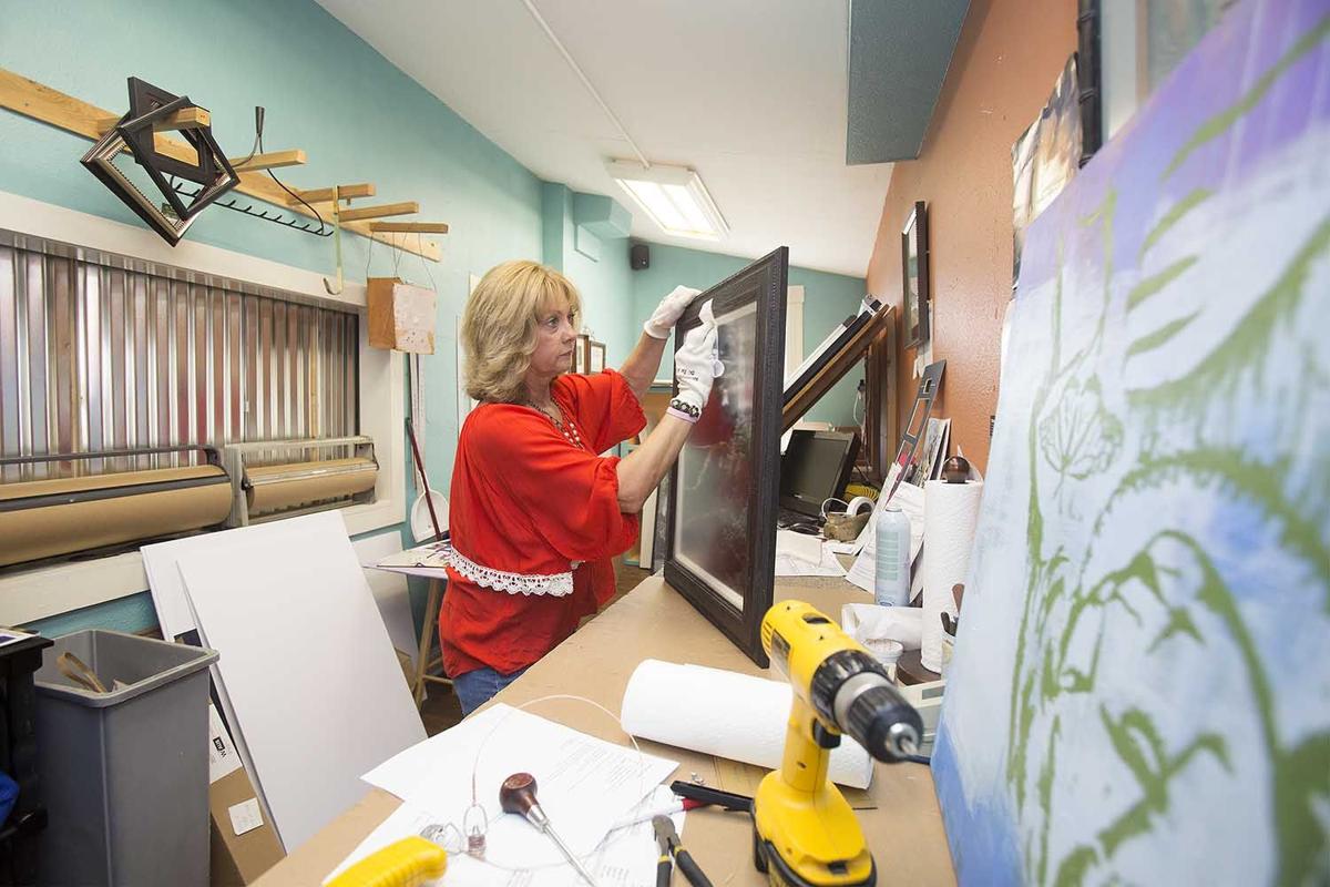 Frame Job Tragedy Opportunity And Love Lead To New Braunfels Hall Of Frames