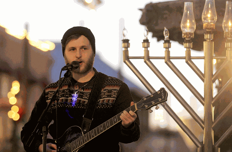 Hanukkah candles chicago