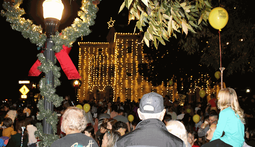 HOLIDAY SPIRIT Downtown lighting, arrival of Santa spreads cheer