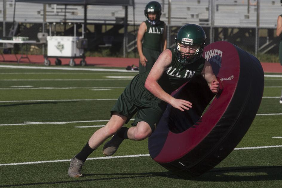 Hawk Athletes Flock To Clhs To Prepare For Upcoming Seasons News Herald Zeitung Com
