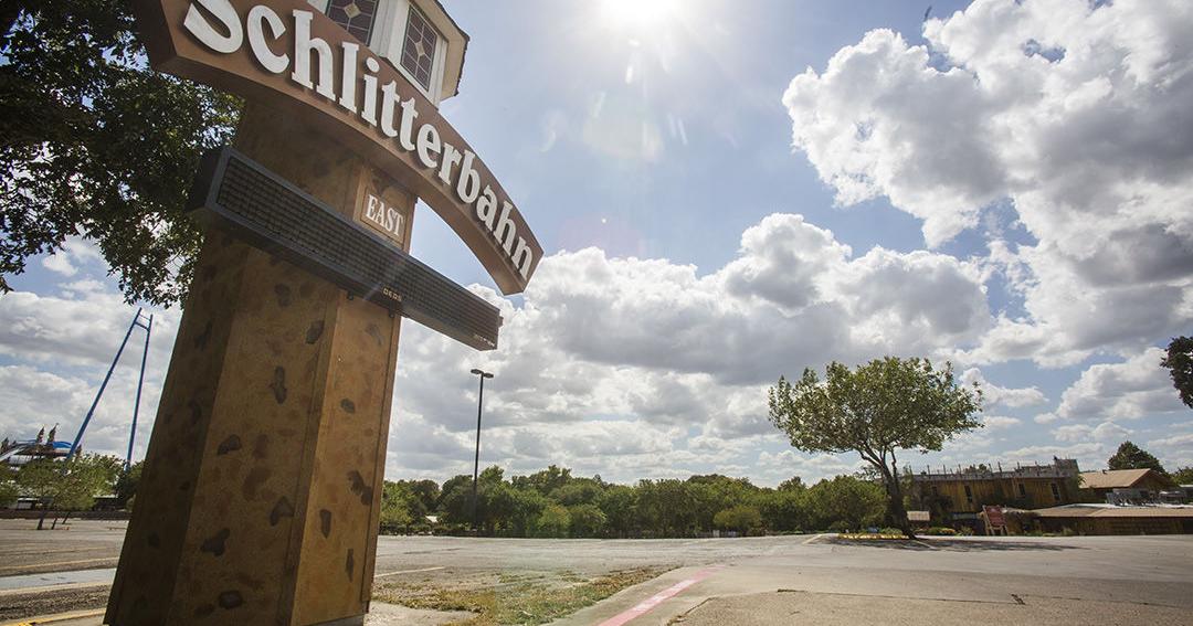 Schlitterbahn employee dies in New Braunfels after being pinned under bus - Vimarsana News