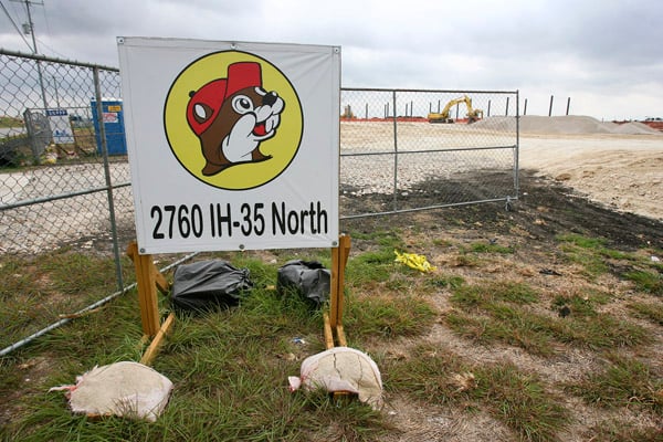 world s biggest buc ee s now under construction on i 35 in new braunfels business herald zeitung com world s biggest buc ee s now under