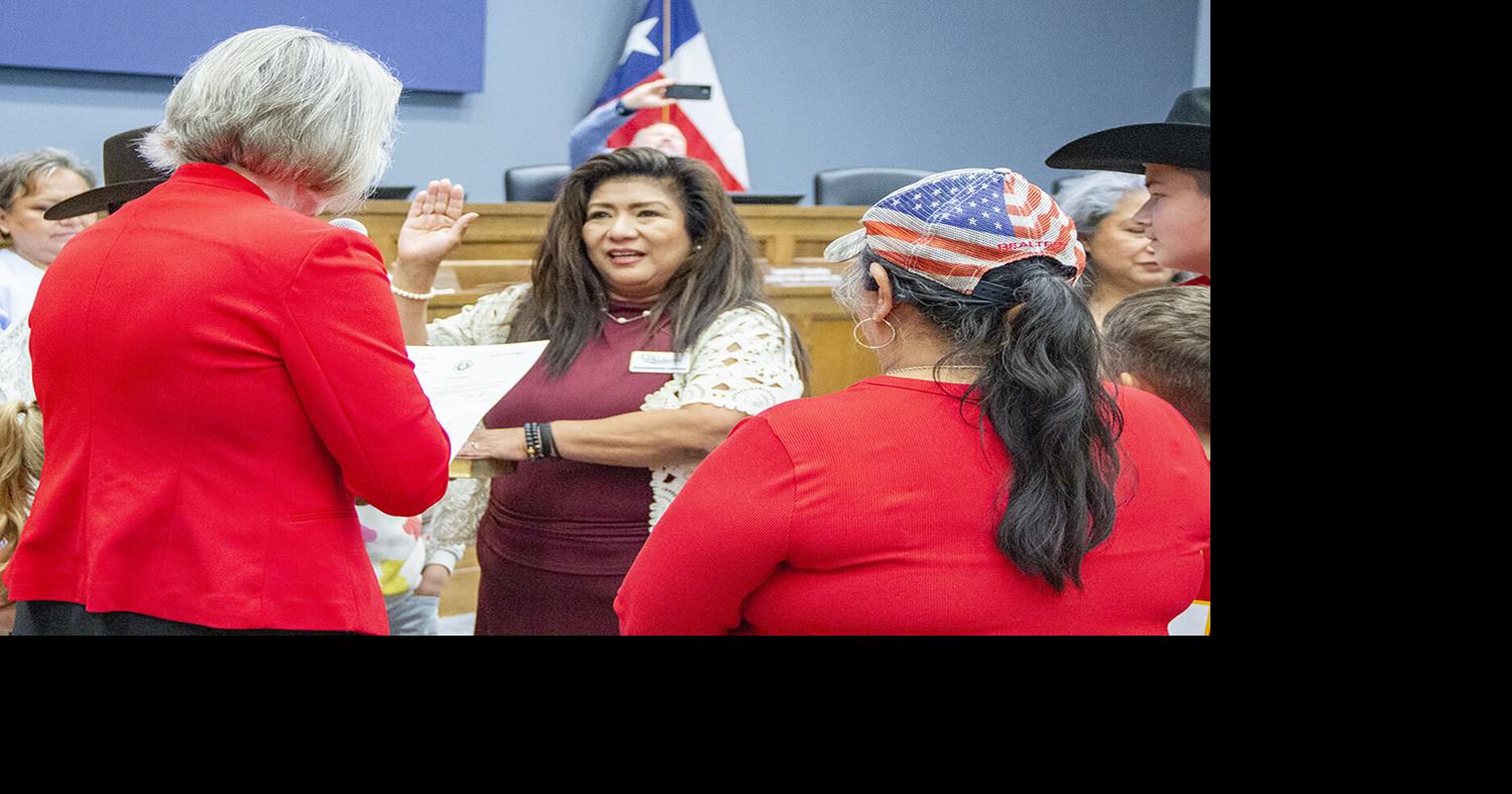 SWORN IN: Mary Ann Labowski takes oath for second term as New Braunfels ...
