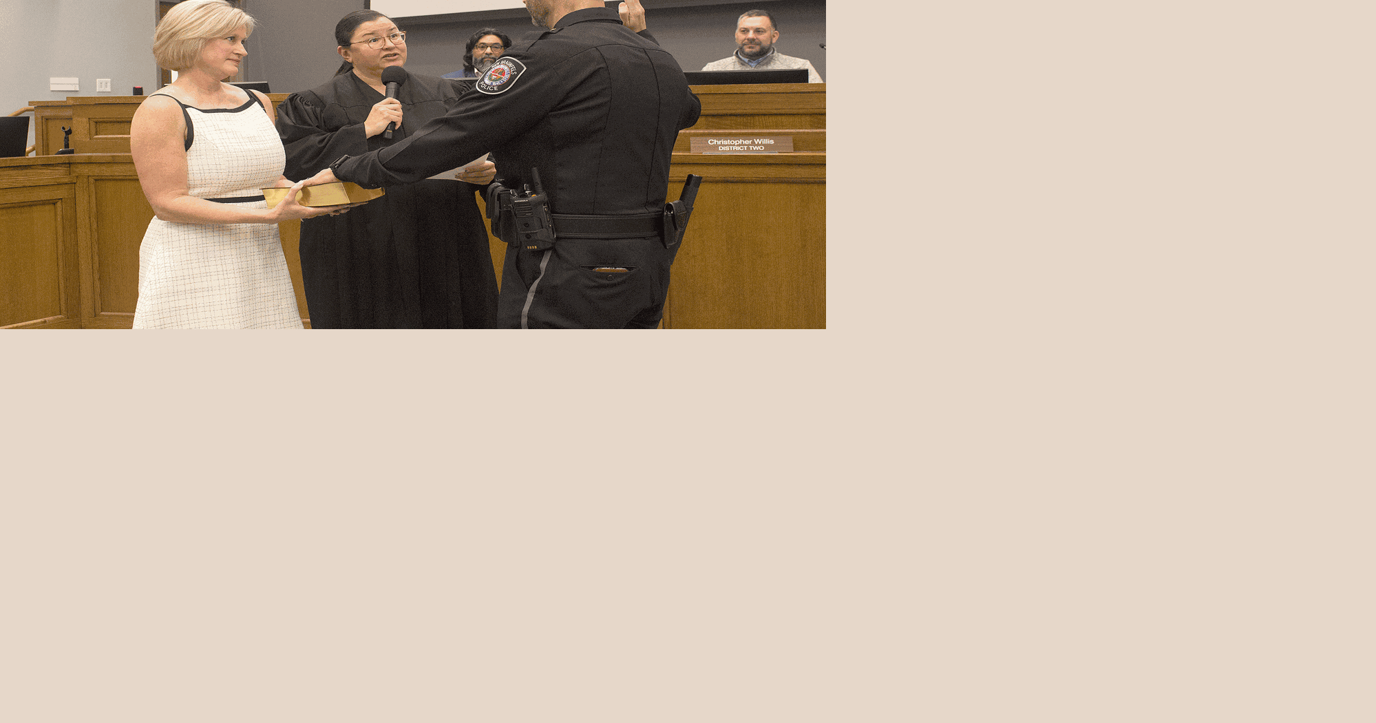 New police chief takes oath of office during New Braunfels City Council ...