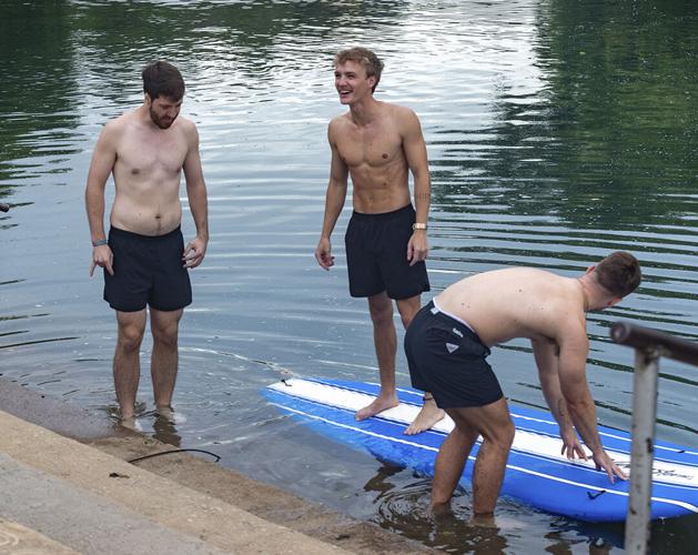 New Braunfels team paddleboarding from Bahamas to Florida to raise