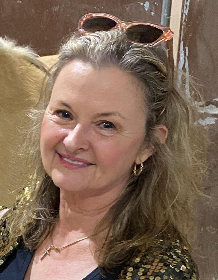 Susan Noble Dickens Obituaries