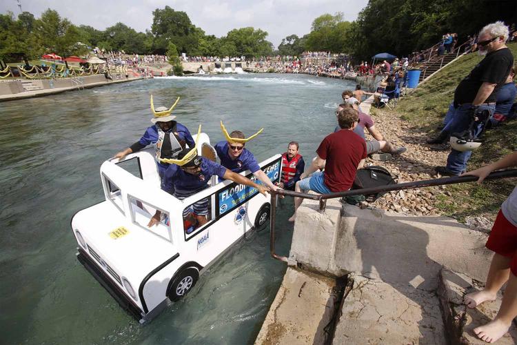 Cruisin' the chute Teams battle to win annual race on the Comal River