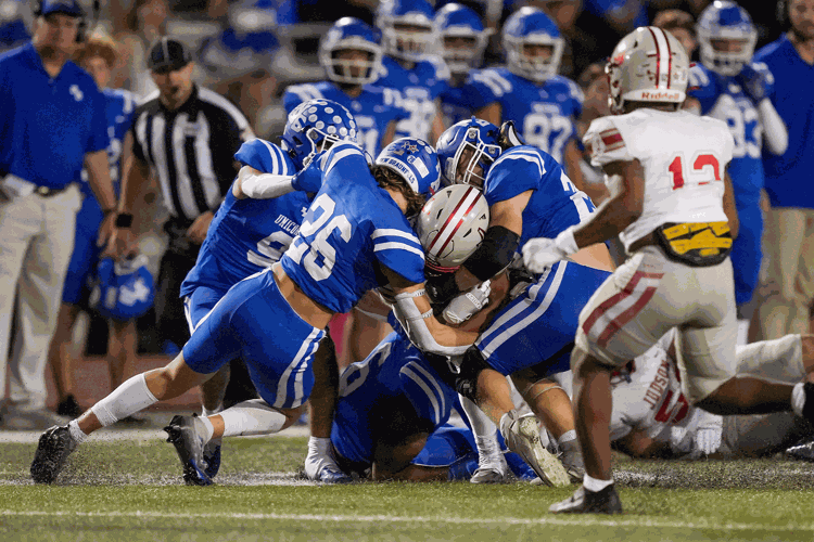 Unicorns throttle Rockets 40-14, turn attention to 6A playoffs 