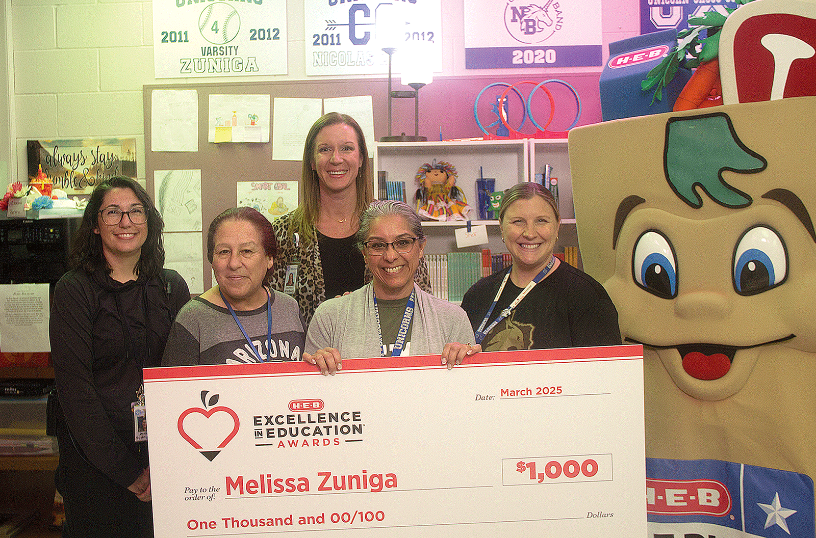 New Braunfels HS teacher named finalist for H-E-B Rising Star Award ...