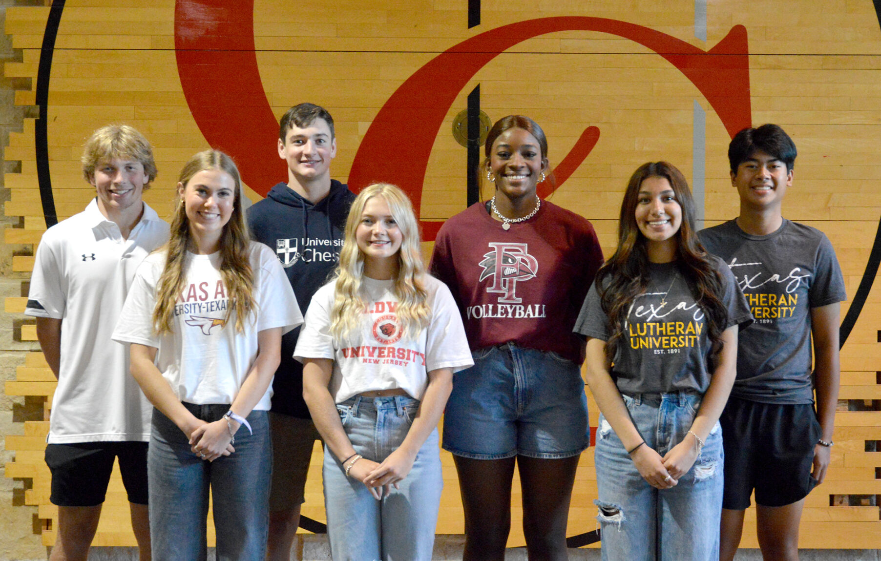 7 Cougars sign national letters of intent