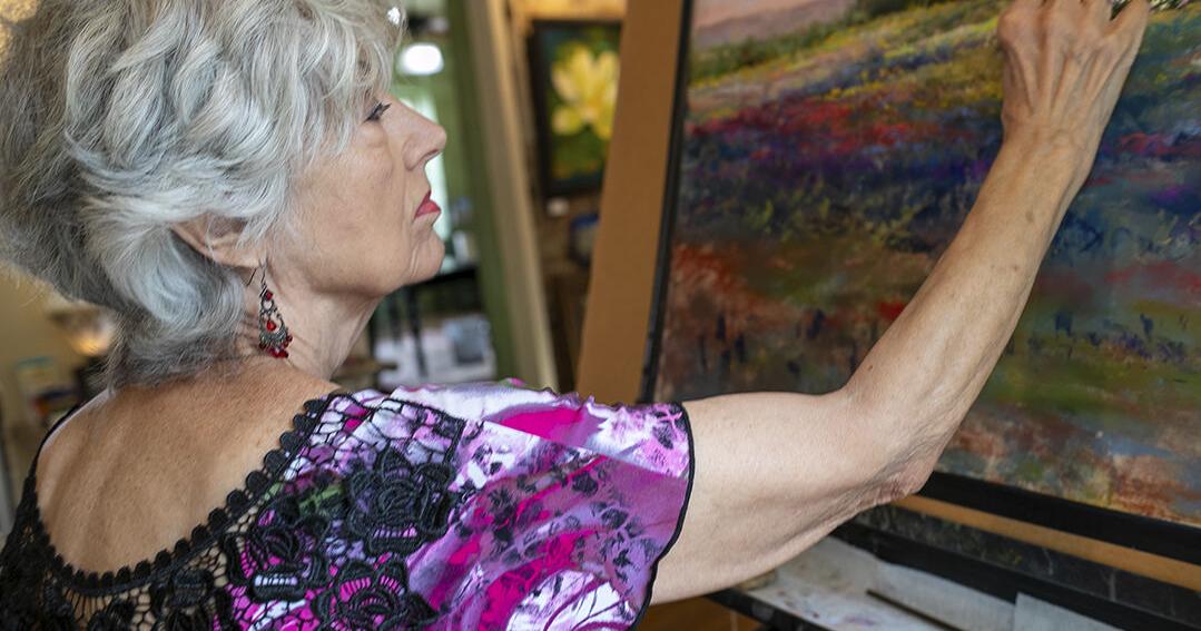 STROKES OF BRILLIANCE: New Braunfels Art Cottage brings new life to spring flowers - Vimarsana News