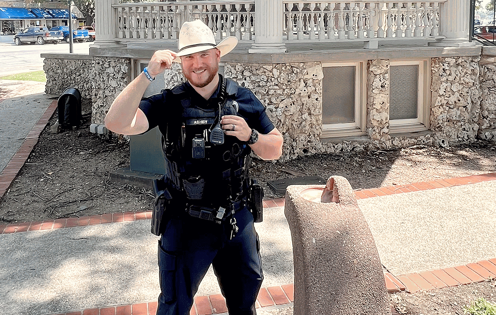 Y'ALL ENFORCEMENT New Braunfels PD officers get OK to wear cowboy hats