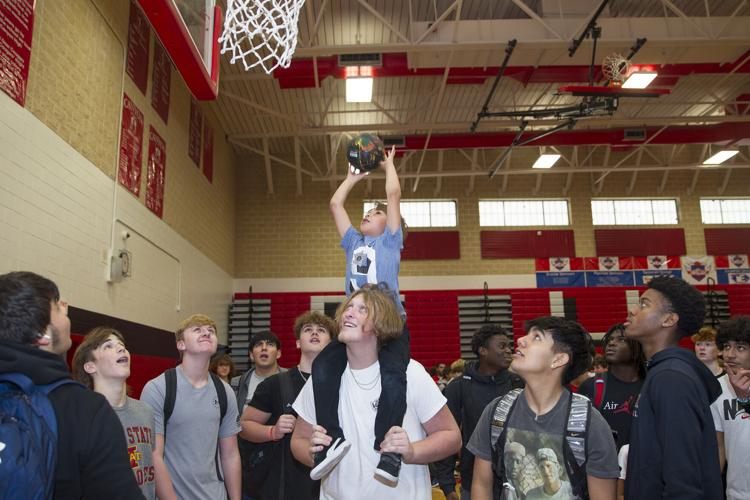 Canyon's Cougar Christmas event shares gifts, lasting memories