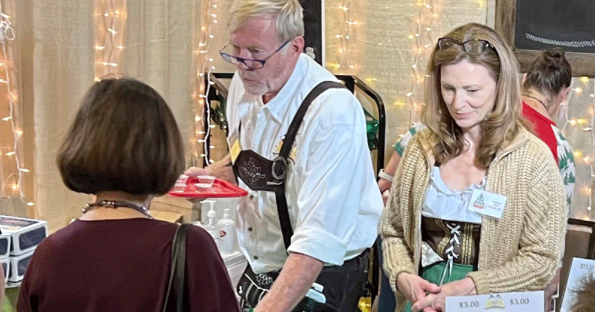 Community-Alarm zur Weihnachtszeit von Deutschland nach New Braunfels Community-Alarm zur Weihnachtszeit von Deutschland nach New Braunfels