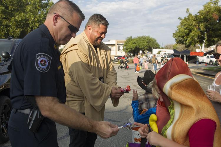 New Braunfels gets a taste of Halloween during Downtown Spooktacular