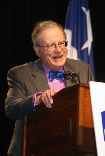 Ray Perryman Perryman accepts Texan of the Year honor at Legislative Conference ...