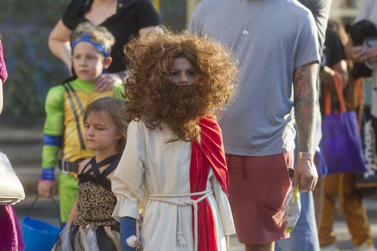 New Braunfels gets a taste of Halloween during Downtown Spooktacular