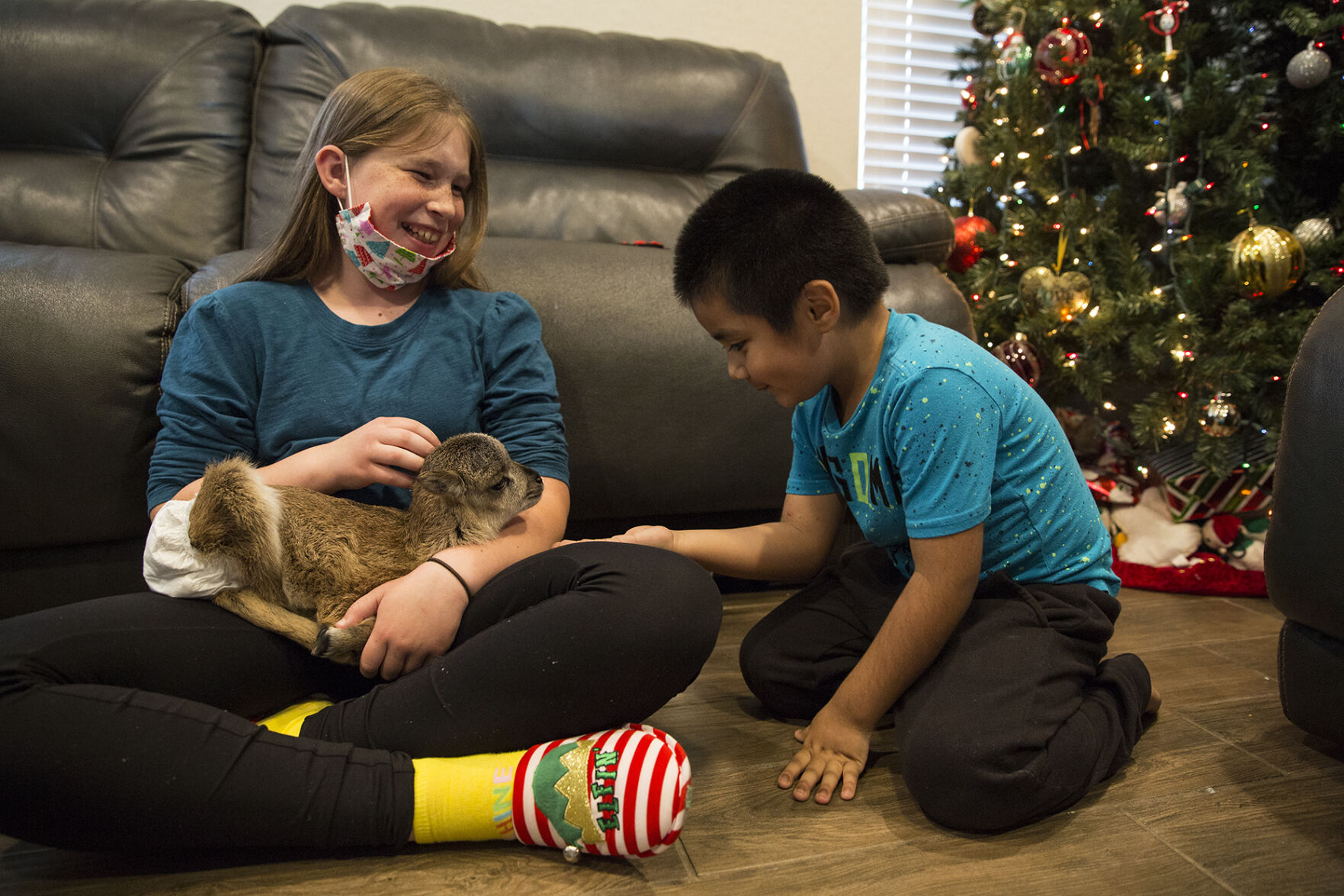 Nonprofit delivers gifts and food to families battling medical issues - Vimarsana News