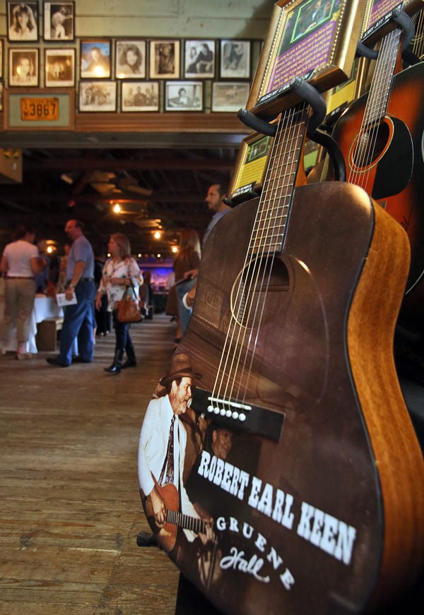 Keen to party Texas legend tops Day 2 in Gruene Local News herald