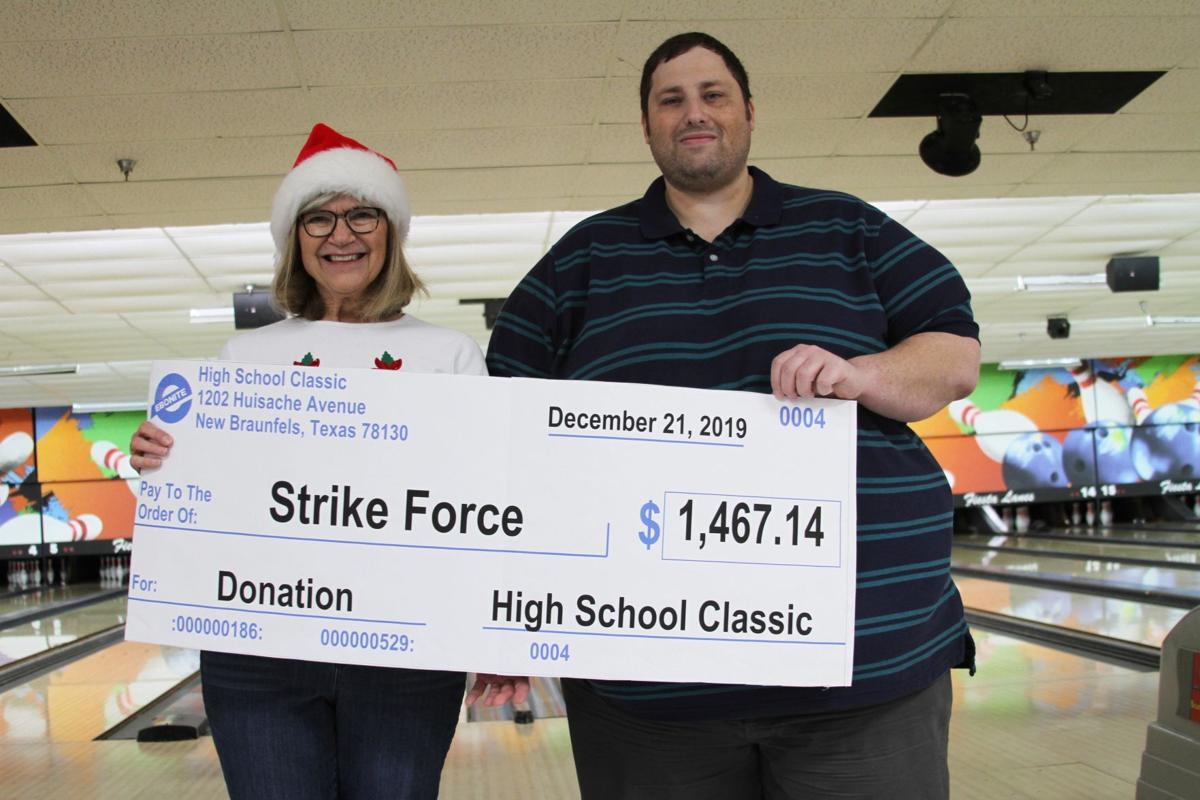 Fiesta Lanes Presents Special Olympic Bowling Team With Grant Lifestyle Herald Zeitung Com