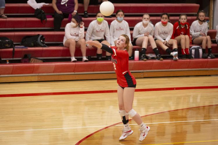Henley volleyball powers through early scare from Klamath Union, notches league win Sports