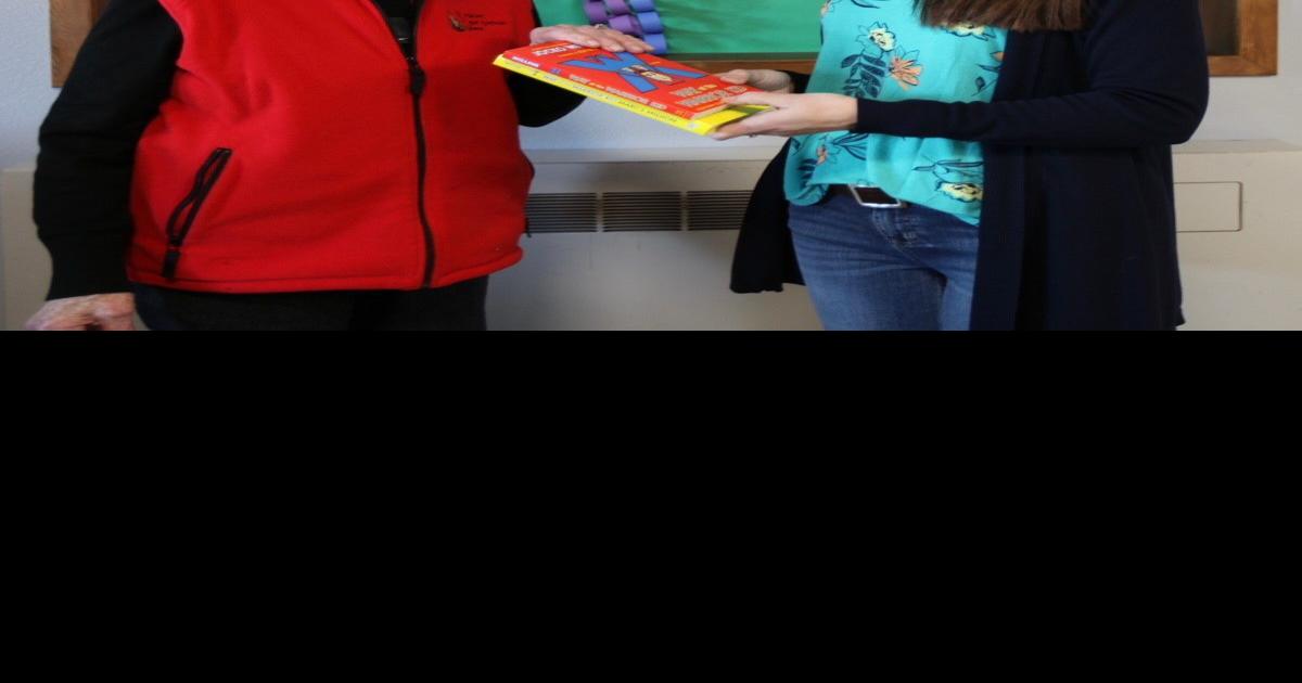 Basin Republican Women donate to Tulelake Elementary library Local