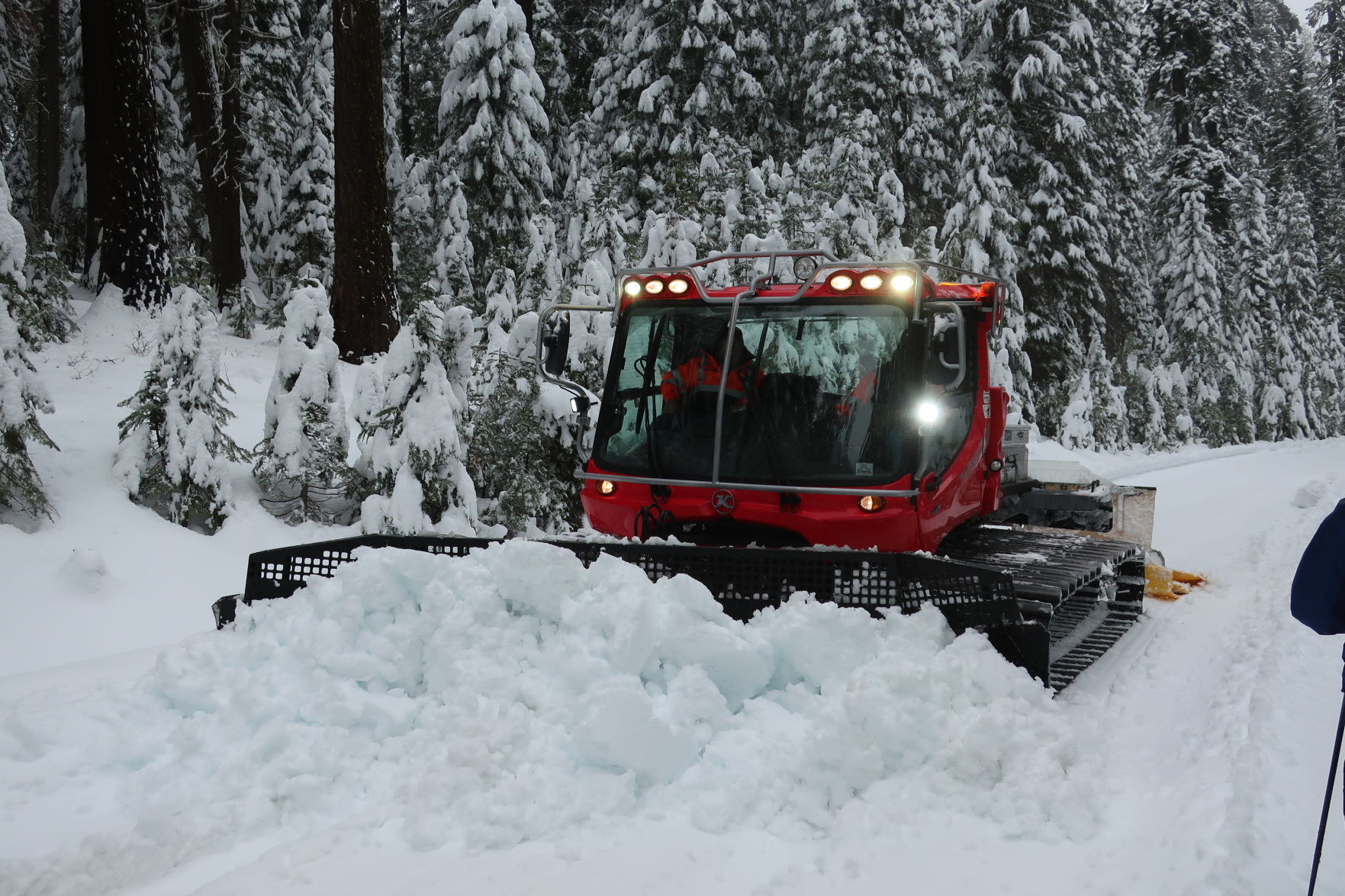 Grooming trails in the wintry Cascades - Vimarsana News