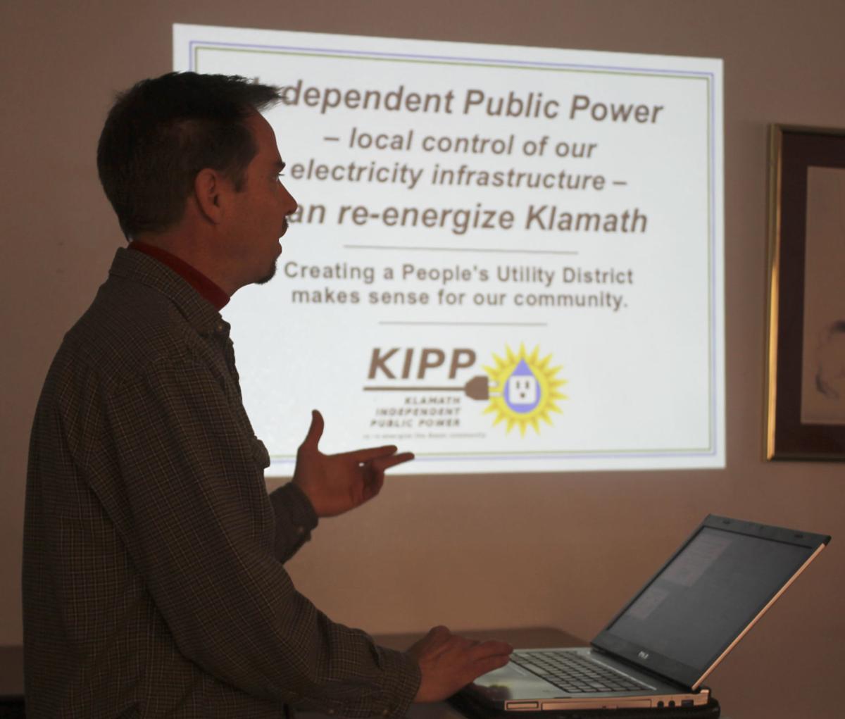 Supporters Put Pen To Paper For Public Power Klamath