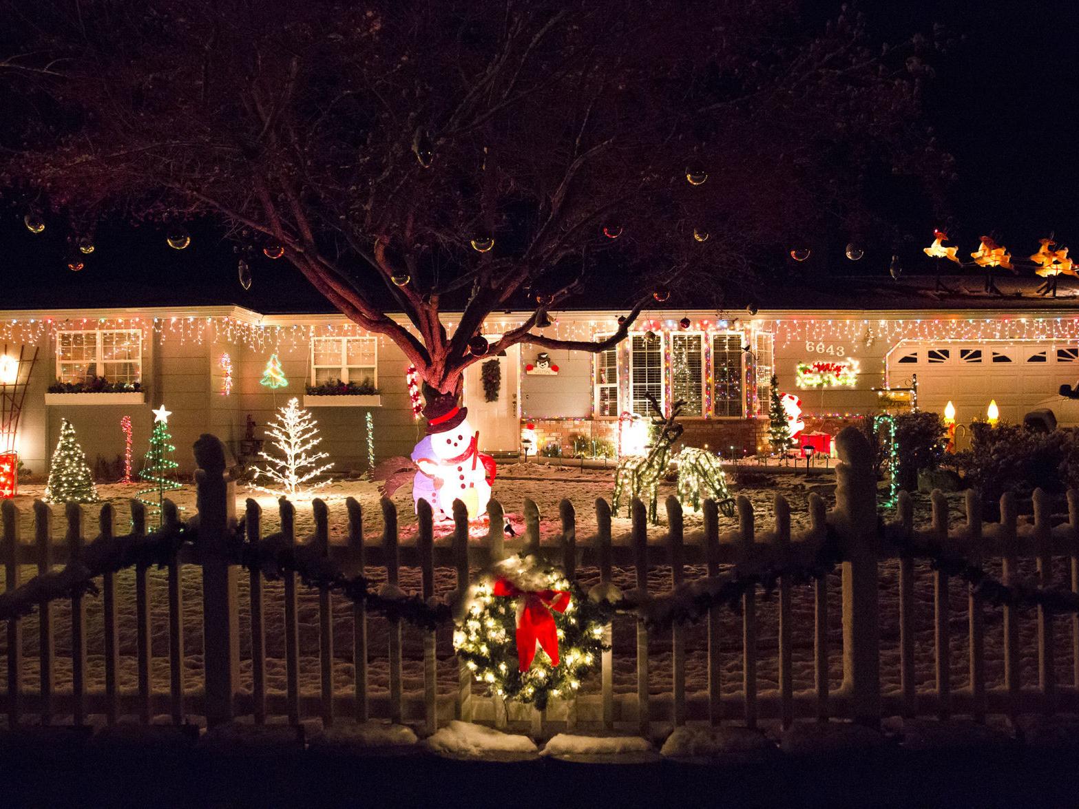 Christmas Decorating Contest Names Winners Community Heraldandnews Com Christmas Lights Mississippi Gulf Coast 2021